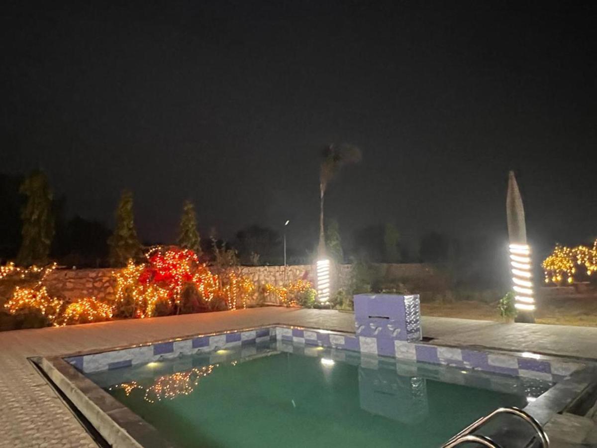 Entire Farm And Pool For Holi Party 3Bhk With Very Big Hall Gurgaon Bagian luar foto