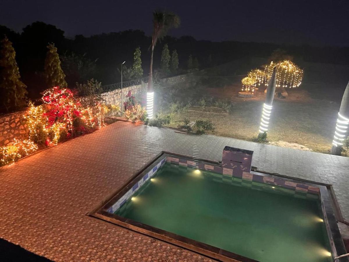 Entire Farm And Pool For Holi Party 3Bhk With Very Big Hall Gurgaon Bagian luar foto